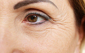 <p>Smooth<strong> wrinkles</strong> and soften <strong>fine lines</strong></p>